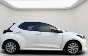 2022 Toyota Yaris 1.5 Vvt-H Icon E-CVT Euro 6 (s/s) 5dr in White — image 5