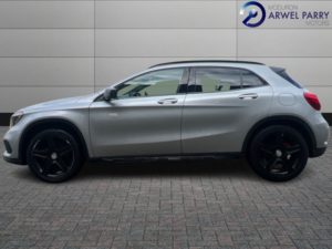 2016 Mercedes-Benz Gla 2.1 Gla220d Amg Line in Silver — image 4