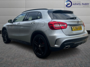 2016 Mercedes-Benz Gla 2.1 Gla220d Amg Line in Silver — image 5