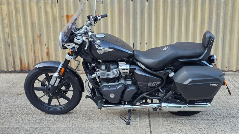 2025 Royal Enfield Super Meteor 650 650 Euro 5 in Black — image 1