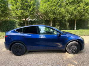 2024 Tesla Model Y Auto Rwd 5dr in Blue — image 6