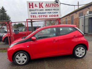 2017 Toyota Aygo 1.0 Vvt-I X-Play Euro 5 5dr Euro 5 in Red — image 3