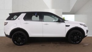 2017 Land Rover Discovery Sport 2.0 Td4 Hse Black in White — image 4