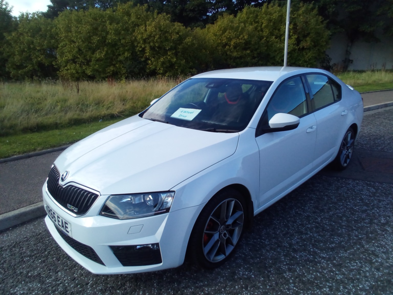 2016 Skoda Octavia 2.0 Tdi Vrs in White — image 1