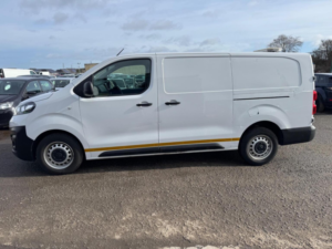 2022 Vauxhall Vivaro 1.5 Turbo D 2900 Dynamic L2 H1 Euro 6 (s/s) 6dr in White — image 4