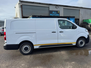 2022 Vauxhall Vivaro 1.5 Turbo D 2900 Dynamic L2 H1 Euro 6 (s/s) 6dr in White — image 6