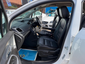 2014 Vauxhall Mokka 1.4t Se Auto 2WD Euro 5 5dr in White — image 4