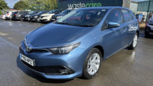 2016 Toyota Auris 1.2 Vvt-I Business Edition in Blue — image 4