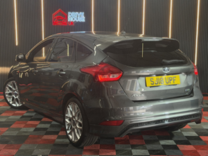 2018 Ford Focus 1.0 T Ecoboost St-Line in Grey — image 2