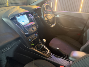 2018 Ford Focus 1.0 T Ecoboost St-Line in Grey — image 5