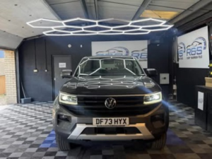 2023 Volkswagen Amarok 2.0 Tdi Life in Grey — image 2