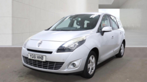 2011 Renault Grand Scenic 1.6 Vvt Dynamique Tomtom Euro 5 5dr in Silver — image 2