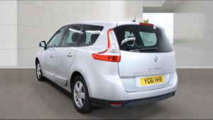 2011 Renault Grand Scenic 1.6 Vvt Dynamique Tomtom Euro 5 5dr in Silver — image 3