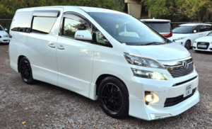 2012 Toyota Vellfire 2.4l Petrol - G Edition- Captain Seats-Upgraded Car-Ulez/caz Pass-Free 48months Gold Warranty & 12months Aa Breakdown Cover in White — image 2