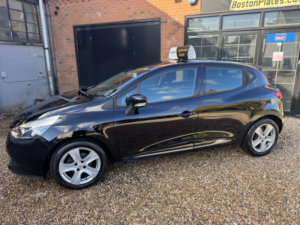 2015 Renault Clio 1.5 Dynamique Nav Dci 90 in Black — image 4