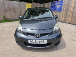 2011 Toyota Aygo 1.0 Vvt-I Go Euro 5 5dr in Grey — image 3