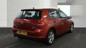 2015 Volkswagen Golf 1.6 Tdi Bluemotion Tech Match DSG Euro 5 (s/s) 5dr in Red — image 4