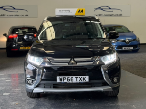 2016 Mitsubishi Outlander 2.2 Di-D 4 in Black — image 3