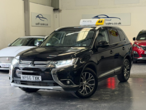 2016 Mitsubishi Outlander 2.2 Di-D 4 in Black — image 4