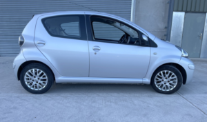 2010 Toyota Aygo 1.0 Vvt-I Platinum in Silver — image 2