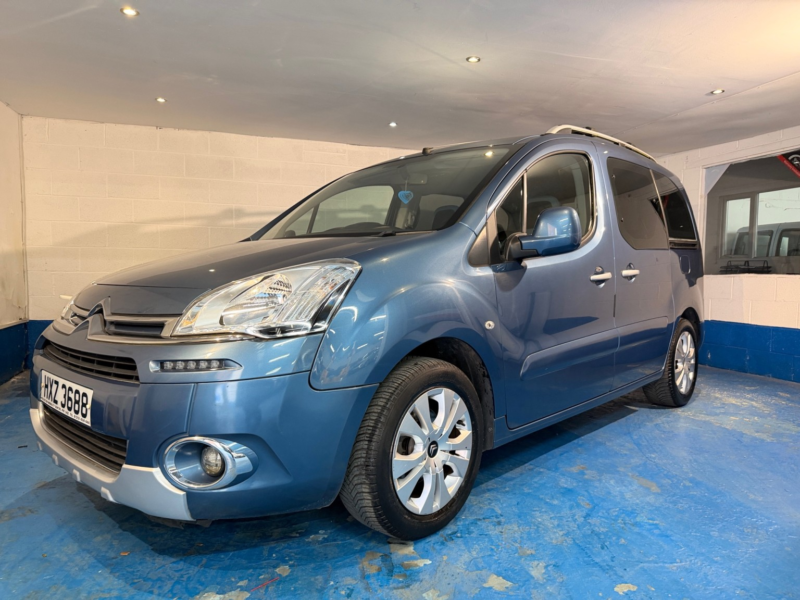 2015 Citroen Berlingo 1.6 Hdi Plus in Blue — image 1