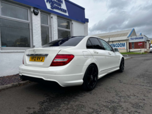 2012 Mercedes-Benz C-Class 2.1 C220 Sport Cdi Blueefficiency Auto 4dr in White — image 4