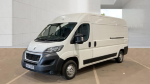 2021 Peugeot Boxer 2.2 Bluehdi 335 Professional in White — image 2