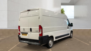 2021 Peugeot Boxer 2.2 Bluehdi 335 Professional in White — image 5