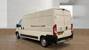 2021 Peugeot Boxer 2.2 Bluehdi 335 Professional in White — image 6