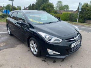 2011 Hyundai I40 1.7 Crdi Blue Drive Style Estate * £35 Road Tax * Sat Nav * Reverse Camera * in Black — image 2