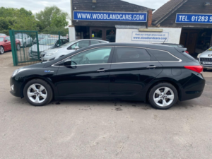 2011 Hyundai I40 1.7 Crdi Blue Drive Style Estate * £35 Road Tax * Sat Nav * Reverse Camera * in Black — image 5
