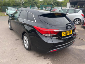 2011 Hyundai I40 1.7 Crdi Blue Drive Style Estate * £35 Road Tax * Sat Nav * Reverse Camera * in Black — image 6