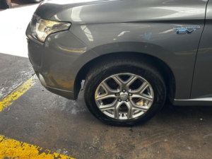 2014 Mitsubishi Outlander 2.0h 12kwh Gx4h CVT 4WD Euro 5 (s/s) 5dr in Grey — image 6