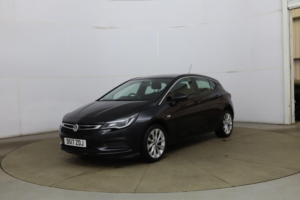 2017 Vauxhall Astra 1.4i Design Euro 6 5dr in Black — image 3