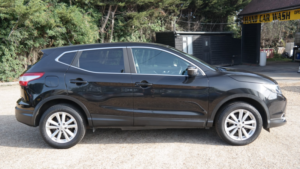 2014 Nissan Qashqai 1.2 Dig-T Acenta Premium in Black — image 2