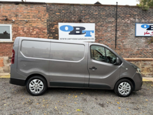 2020 Renault Trafic 2.0 Trafic Sl28 Sport Energy Dci in Grey — image 2