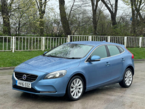 2016 Volvo V40 2.0 D3 Se Lux Nav Euro 6 (s/s) 5dr in Blue — image 3