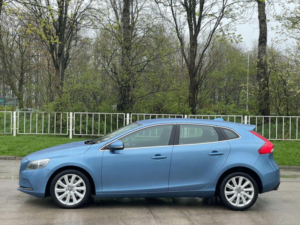 2016 Volvo V40 2.0 D3 Se Lux Nav Euro 6 (s/s) 5dr in Blue — image 4