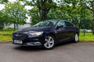 2017 Vauxhall Insignia 1.5 I Turbo Sri Nav in Blue — image 3