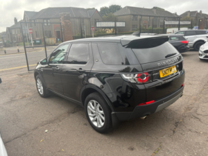 2017 Land Rover Discovery Sport 2.0 Td4 Se Tech SUV 5dr Diesel Manual 4WD Euro 6 (s/s) (180 Ps) in Black — image 5