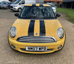 2007 MINI Hatch 1.4 One Hatch in Yellow — image 5