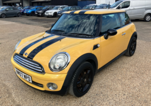 2007 MINI Hatch 1.4 One Hatch in Yellow — image 6