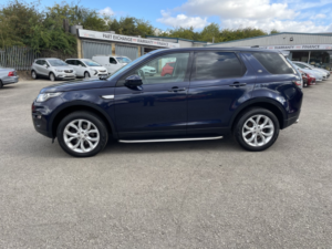 2017 Land Rover Discovery Sport 2.0 Td4 Hse in Blue — image 5