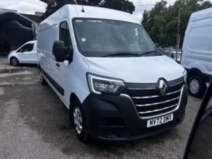 2022 Renault Master 2.3 Dci 35 Business+ Fwd Lwb Medium Roof Euro 6 4dr in White — image 2