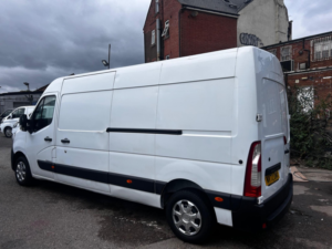 2022 Renault Master 2.3 Dci 35 Business+ Fwd Lwb Medium Roof Euro 6 4dr in White — image 5