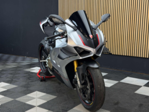 2019 Ducati Panigale V4s 1103 Super Sports Petrol Manual Euro 4 (214 Ps) in Red — image 3