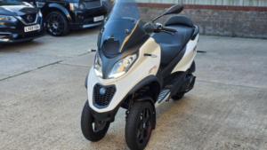 2022 Piaggio Mp3 400 400 Hpe CVT Euro 5 in White — image 3