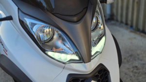 2022 Piaggio Mp3 400 400 Hpe CVT Euro 5 in White — image 5