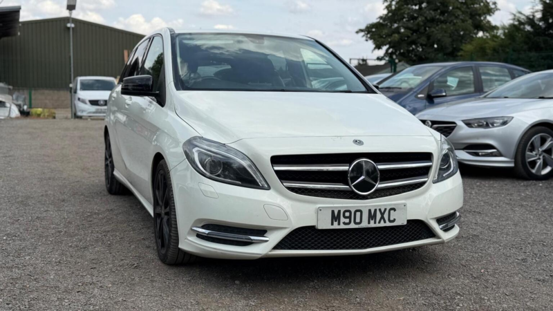 2014 Mercedes-Benz B Class 1.5 B180 Cdi Sport Euro 5 (s/s) 5dr in White — image 1
