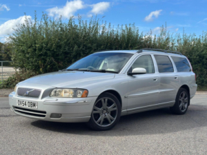 2004 Volvo V70 2.4 T5 Se Geartronic 5dr in Silver — image 3